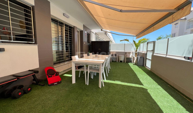 Resale - Bungalow - Pilar de la Horadada - Torre De La Horadada