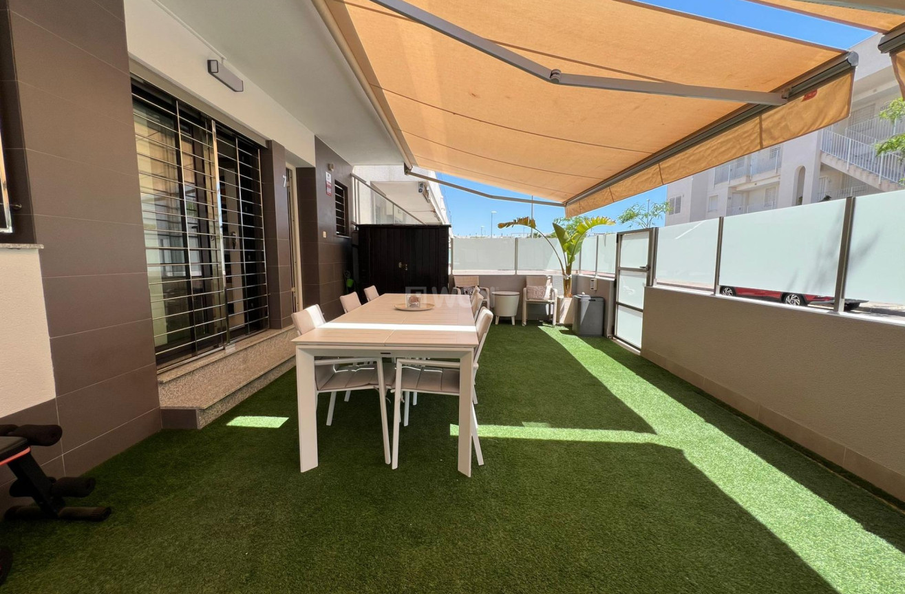 Resale - Bungalow - Pilar de la Horadada - Torre De La Horadada