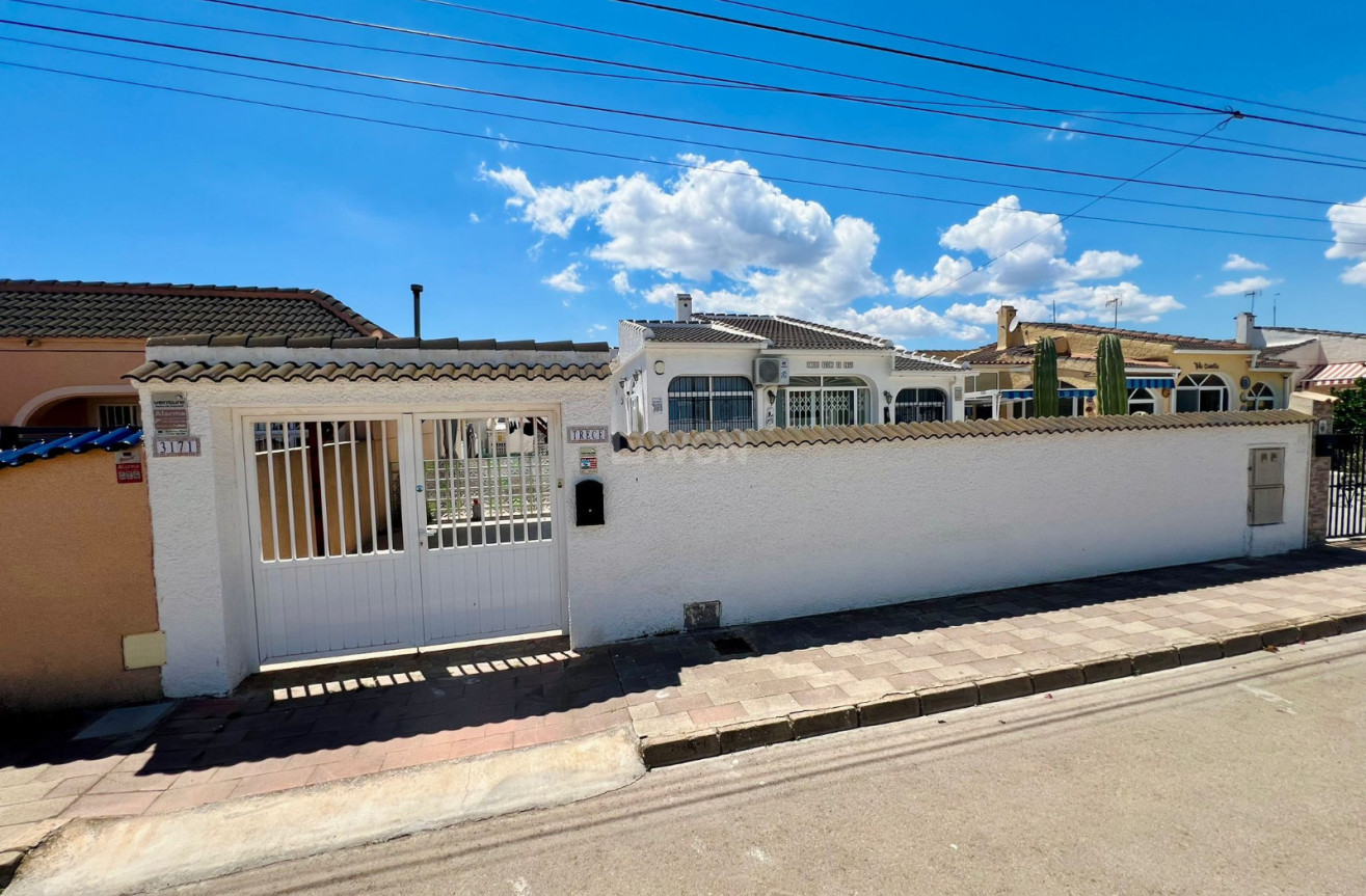 Odsprzedaż - Kamienica - Torrevieja - Costa Blanca