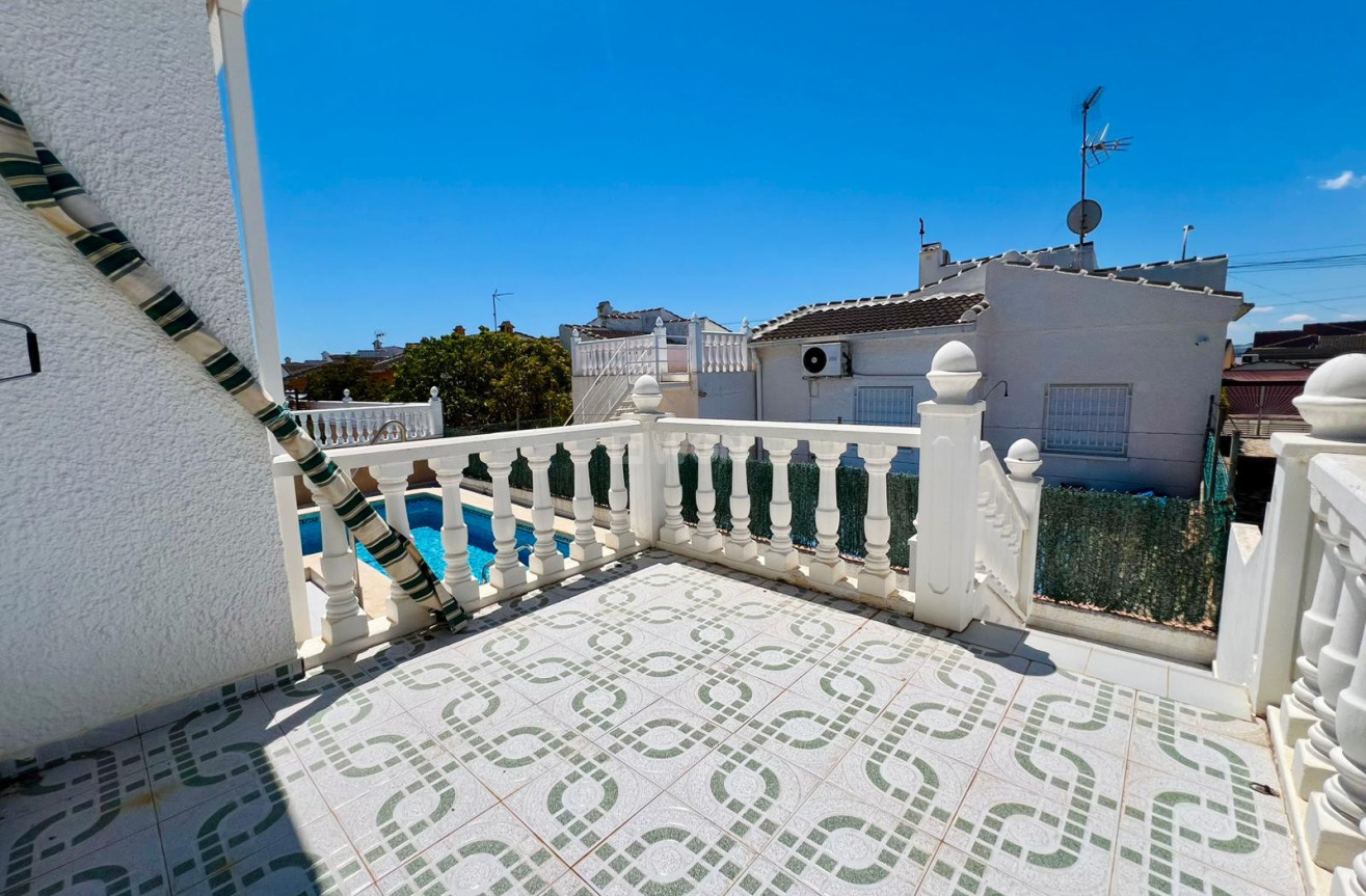 Odsprzedaż - Kamienica - Torrevieja - Costa Blanca