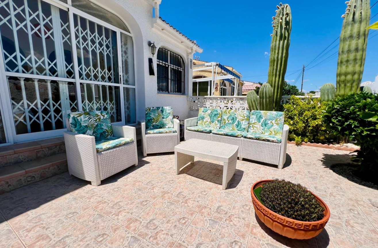 Odsprzedaż - Kamienica - Torrevieja - Costa Blanca