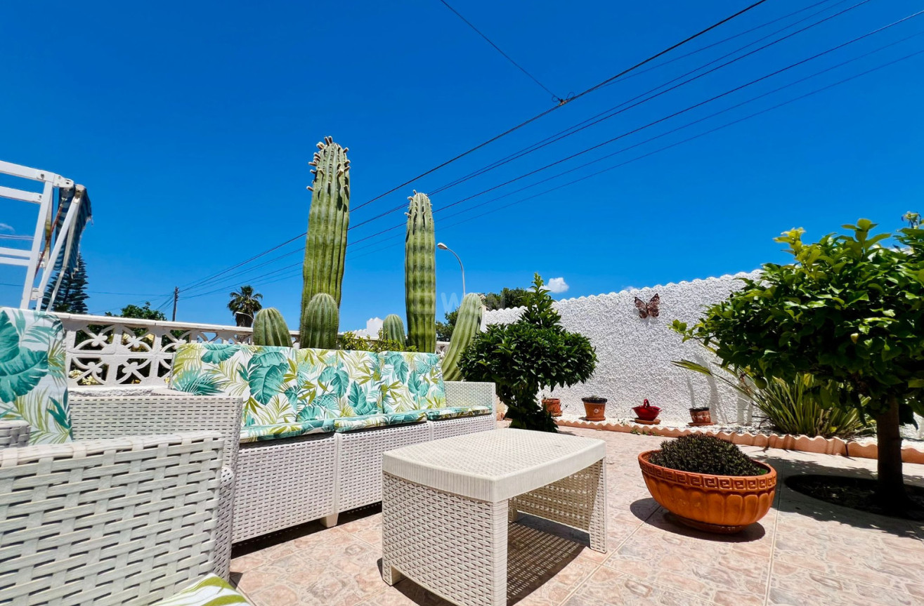 Odsprzedaż - Kamienica - Torrevieja - Costa Blanca