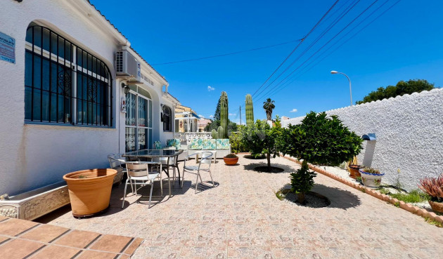 Odsprzedaż - Kamienica - Torrevieja - Costa Blanca