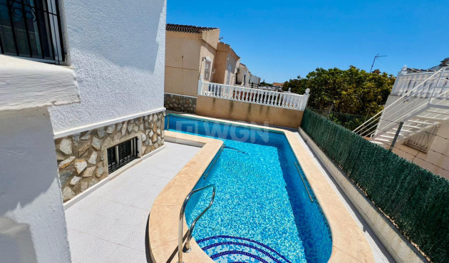 Odsprzedaż - Kamienica - Torrevieja - Costa Blanca