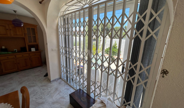 Odsprzedaż - Kamienica - Torrevieja - Costa Blanca