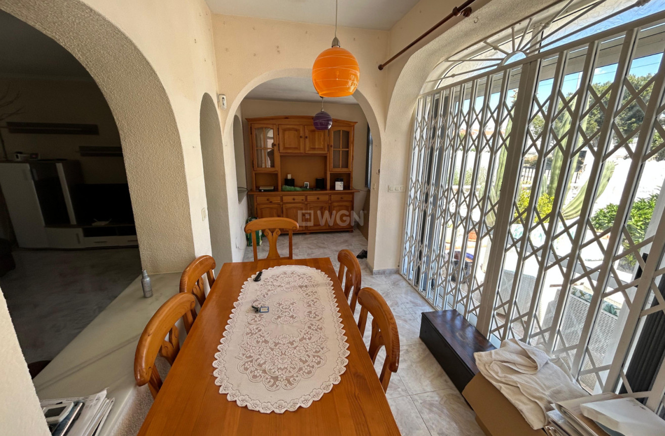 Odsprzedaż - Kamienica - Torrevieja - Costa Blanca