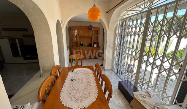 Odsprzedaż - Kamienica - Torrevieja - Costa Blanca