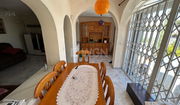 Odsprzedaż - Kamienica - Torrevieja - Costa Blanca