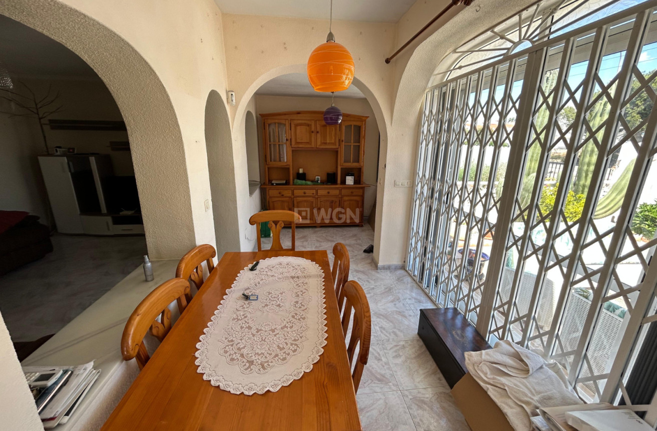 Odsprzedaż - Kamienica - Torrevieja - Costa Blanca