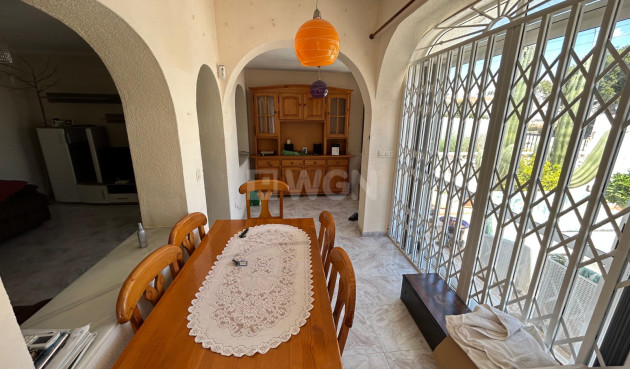 Odsprzedaż - Kamienica - Torrevieja - Costa Blanca