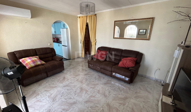 Odsprzedaż - Kamienica - Torrevieja - Costa Blanca