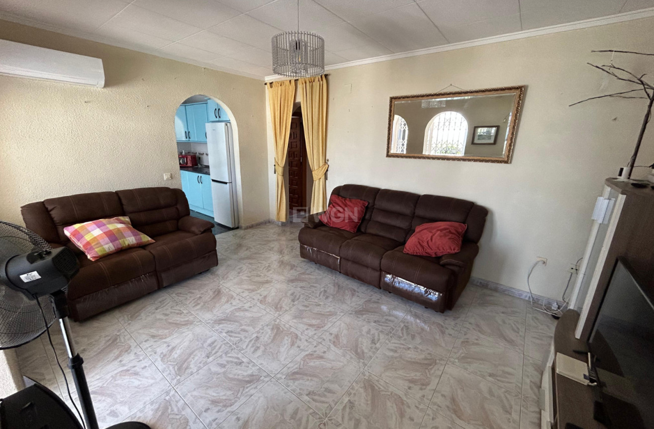 Odsprzedaż - Kamienica - Torrevieja - Costa Blanca