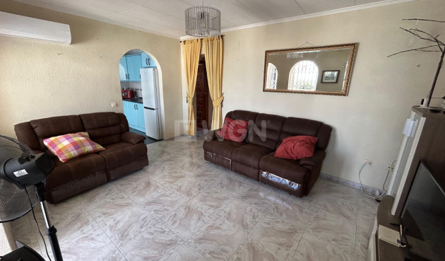 Odsprzedaż - Kamienica - Torrevieja - Costa Blanca