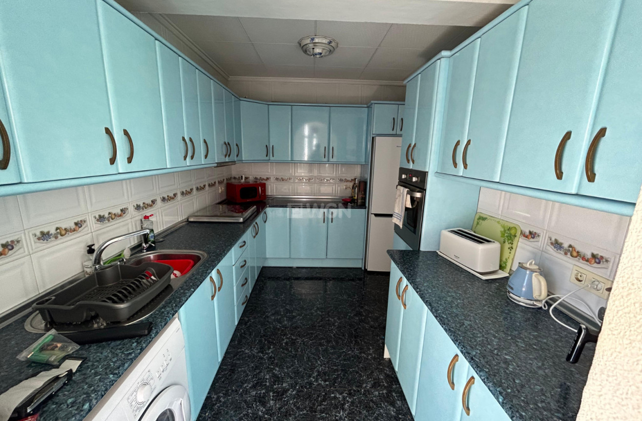 Odsprzedaż - Kamienica - Torrevieja - Costa Blanca