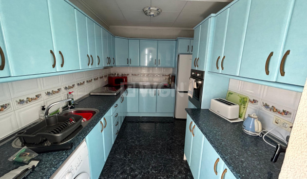 Odsprzedaż - Kamienica - Torrevieja - Costa Blanca