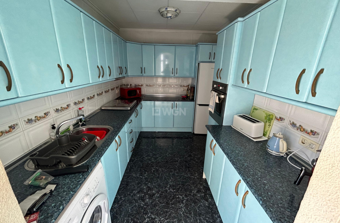 Odsprzedaż - Kamienica - Torrevieja - Costa Blanca