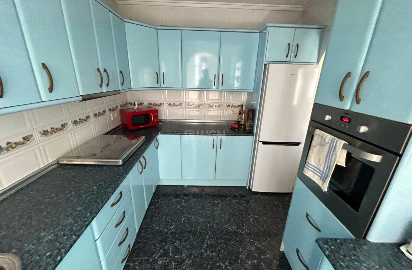 Odsprzedaż - Kamienica - Torrevieja - Costa Blanca