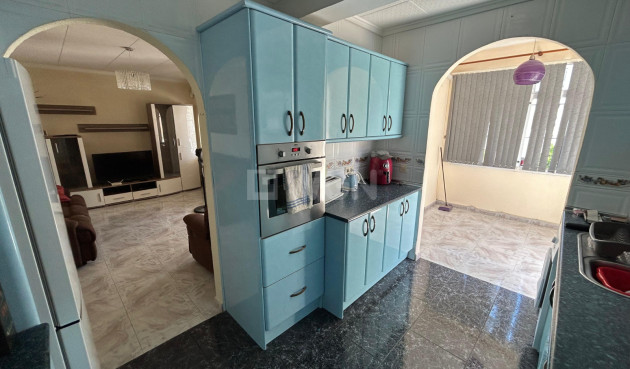 Odsprzedaż - Kamienica - Torrevieja - Costa Blanca