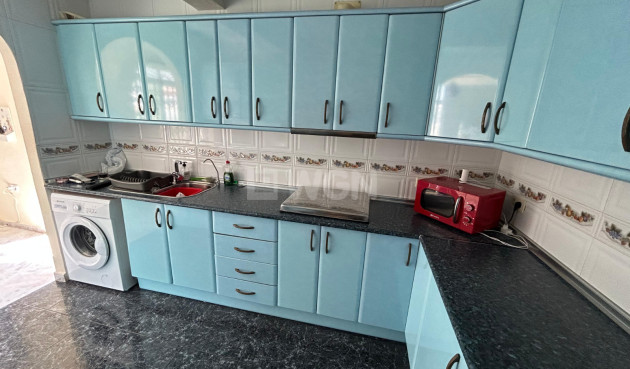 Odsprzedaż - Kamienica - Torrevieja - Costa Blanca