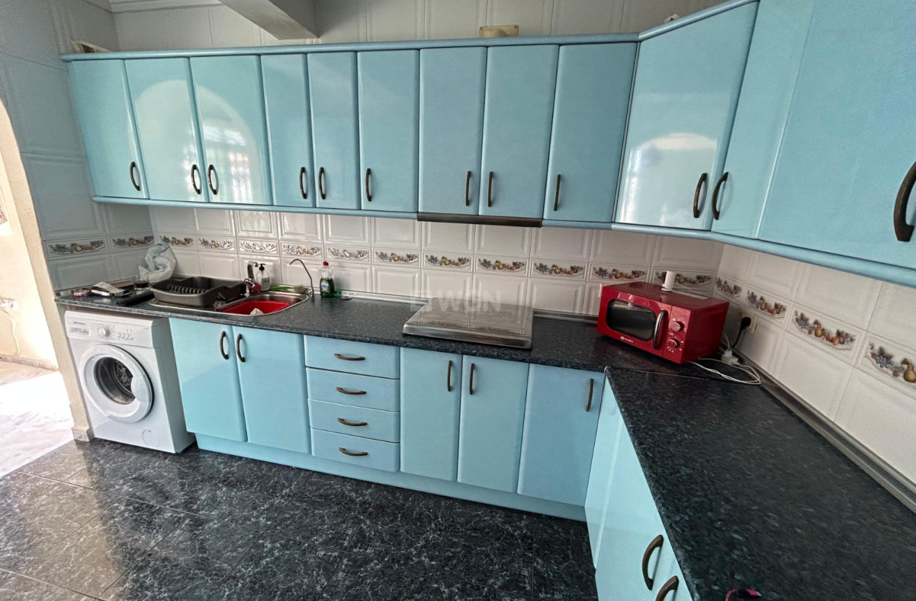 Odsprzedaż - Kamienica - Torrevieja - Costa Blanca