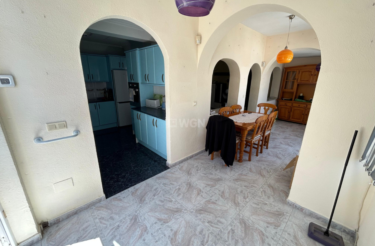 Odsprzedaż - Kamienica - Torrevieja - Costa Blanca