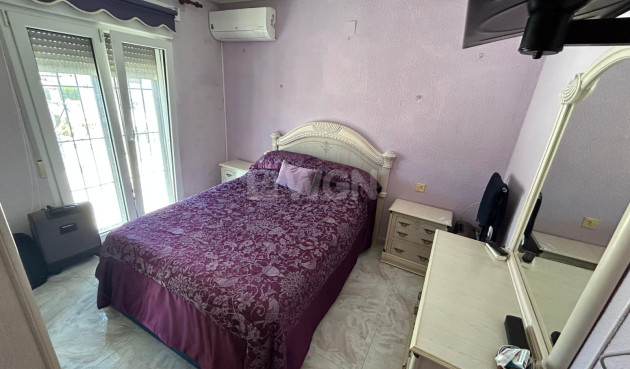 Odsprzedaż - Kamienica - Torrevieja - Costa Blanca