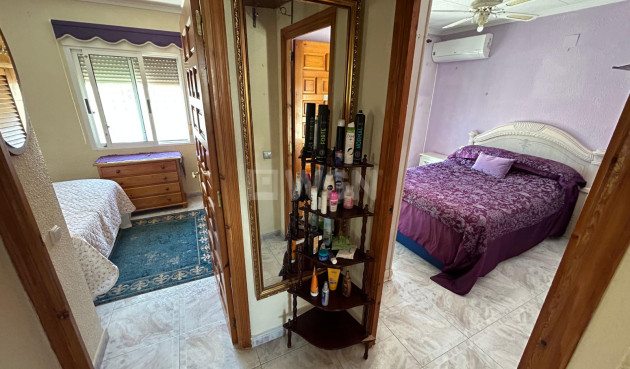 Odsprzedaż - Kamienica - Torrevieja - Costa Blanca