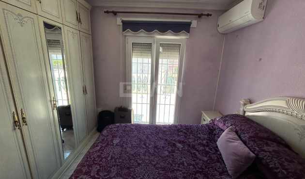 Odsprzedaż - Kamienica - Torrevieja - Costa Blanca