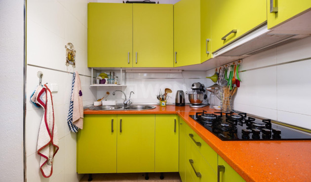 Resale - Villa - Torrevieja - aguas nuevas