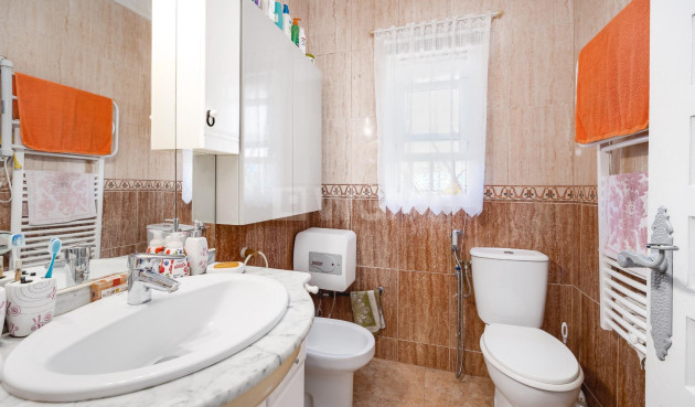 Resale - Villa - Torrevieja - aguas nuevas