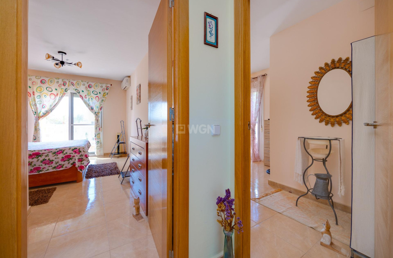Resale - Villa - Torrevieja - aguas nuevas