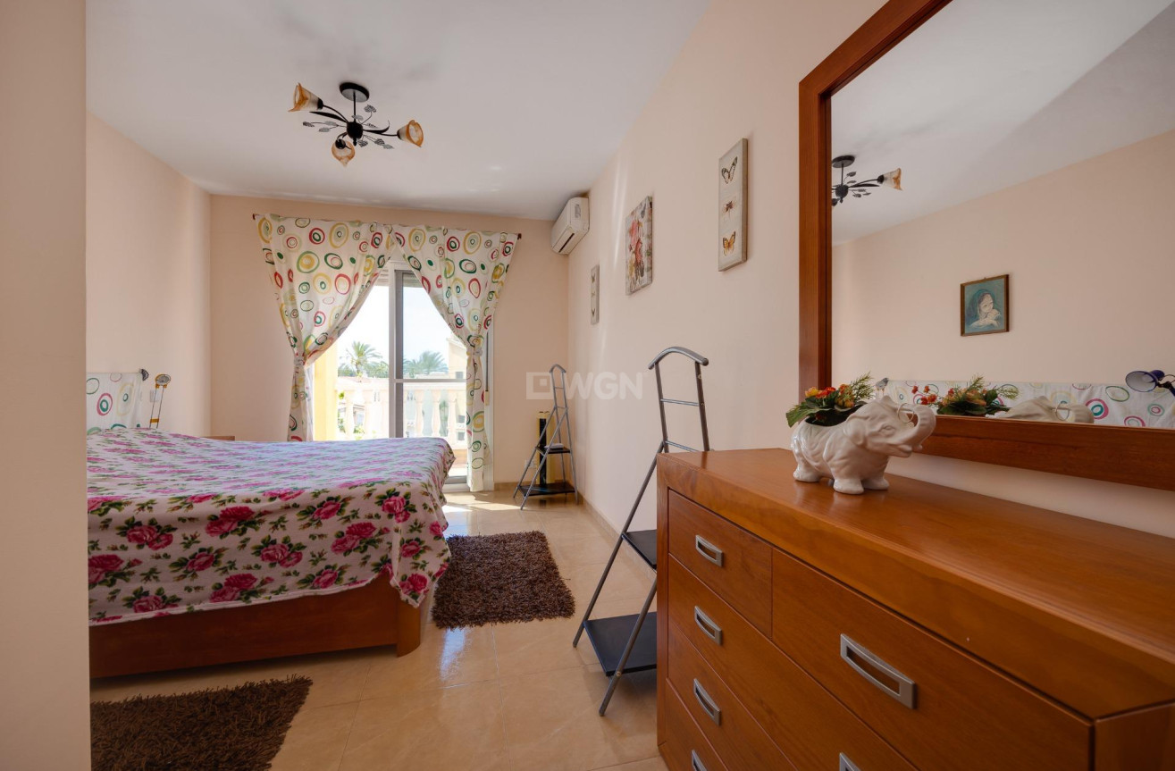 Resale - Villa - Torrevieja - aguas nuevas