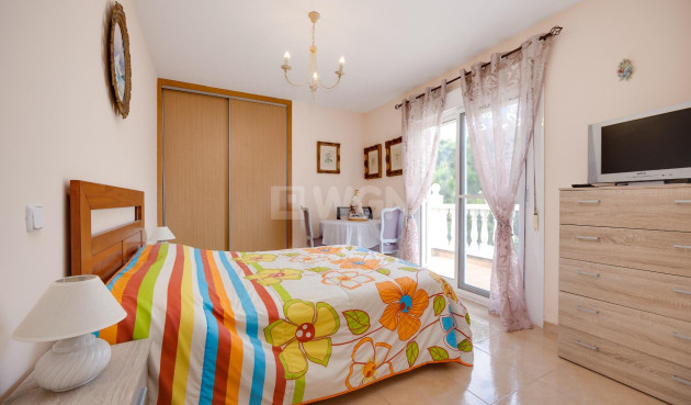 Resale - Villa - Torrevieja - aguas nuevas
