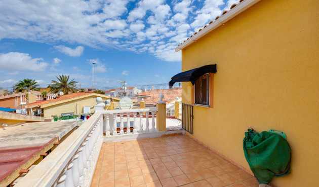 Resale - Villa - Torrevieja - aguas nuevas