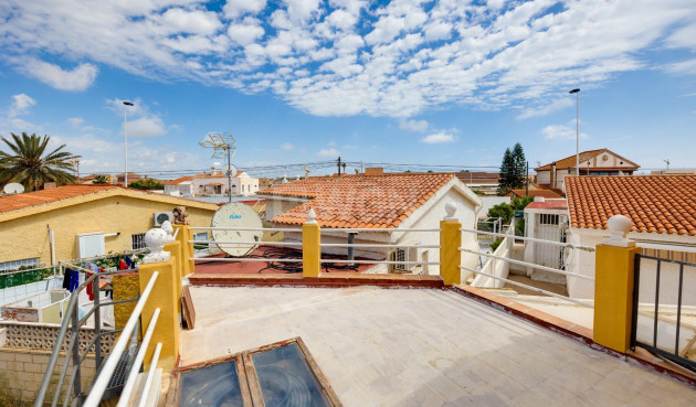 Resale - Villa - Torrevieja - aguas nuevas