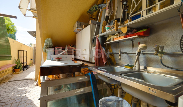 Resale - Villa - Torrevieja - aguas nuevas