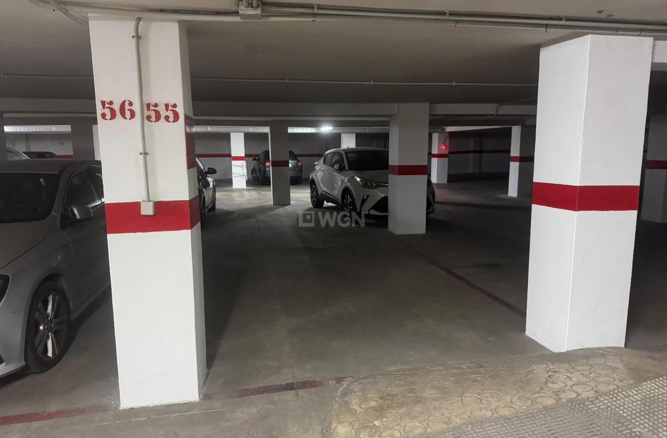 Reventa - Parking - Torrevieja - Costa Blanca