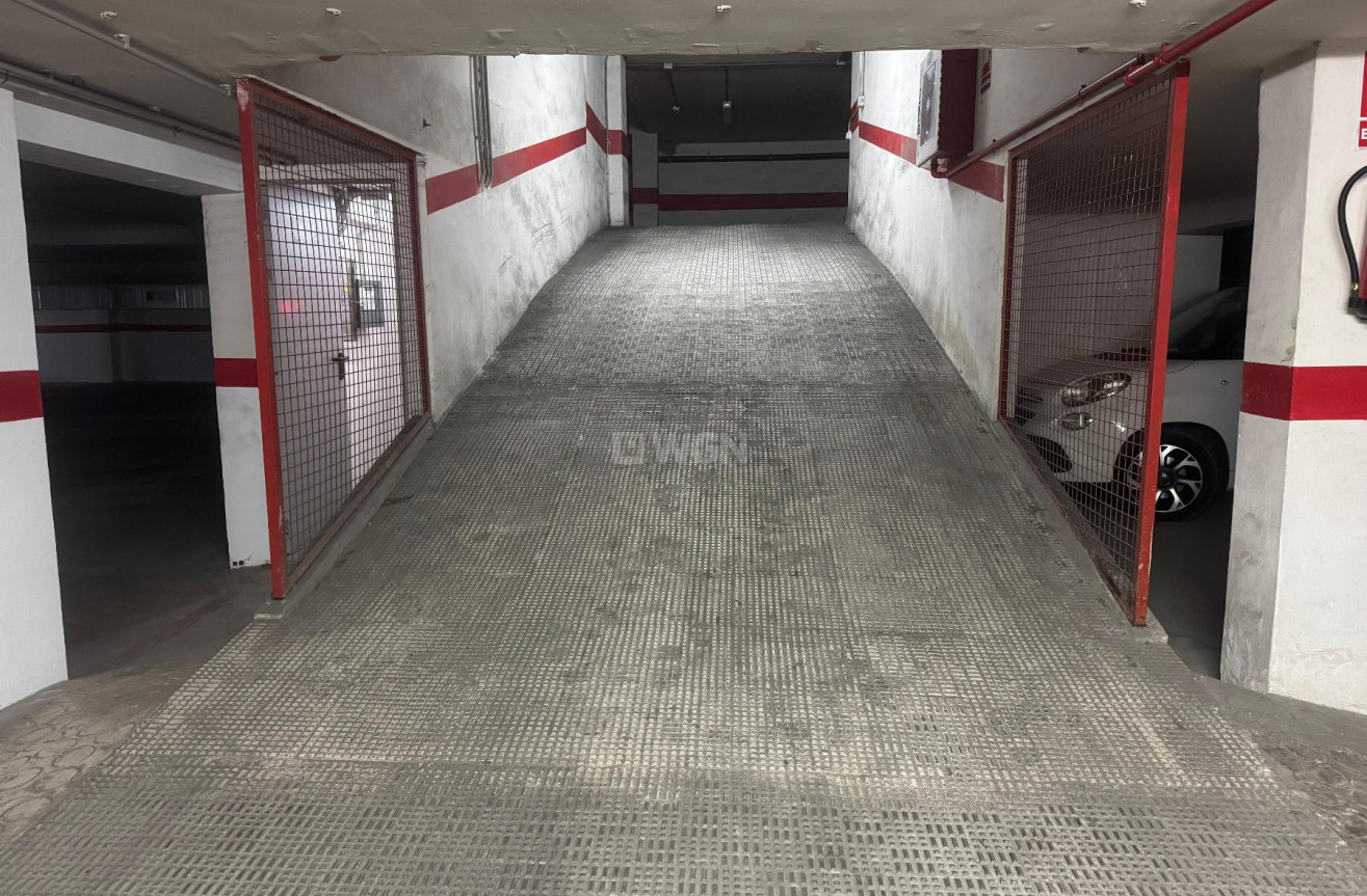 Reventa - Parking - Torrevieja - Costa Blanca