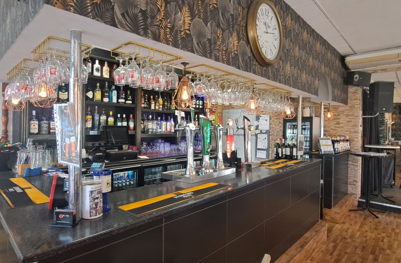 Resale - Commercial - Villamartin - Costa Blanca