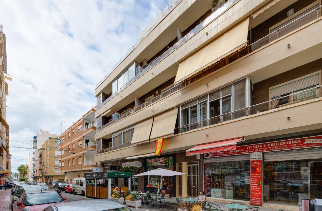 Odsprzedaż - Mieszkanie w bloku - Torrevieja - Estacion De Autobuses