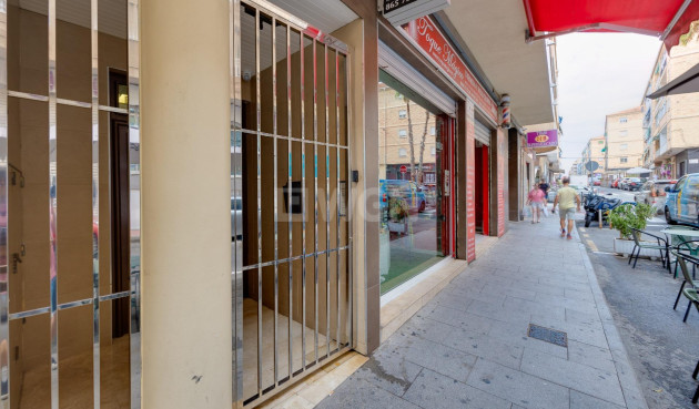 Odsprzedaż - Mieszkanie w bloku - Torrevieja - Estacion De Autobuses