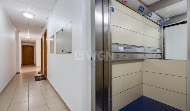 Odsprzedaż - Mieszkanie w bloku - Torrevieja - Estacion De Autobuses