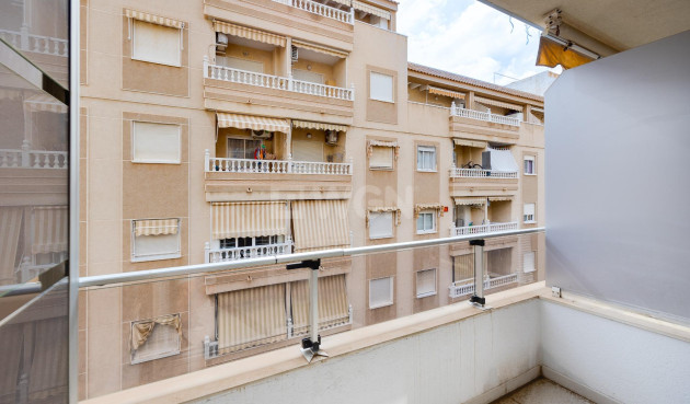 Odsprzedaż - Mieszkanie w bloku - Torrevieja - Estacion De Autobuses