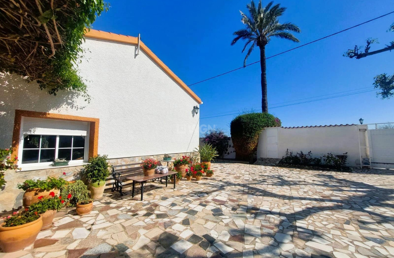 Odsprzedaż - Villa - La Marina - Costa Blanca