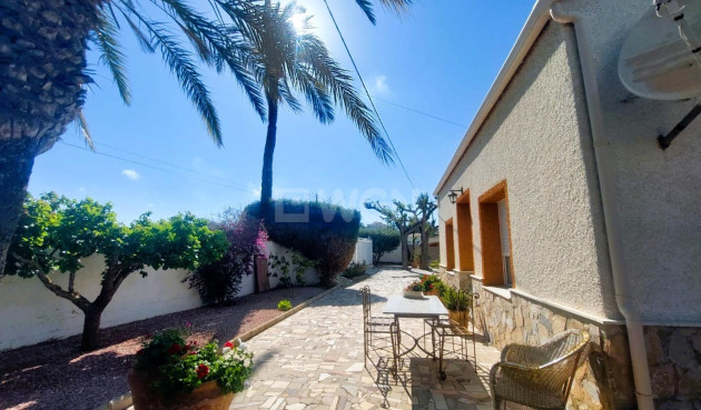 Odsprzedaż - Villa - La Marina - Costa Blanca