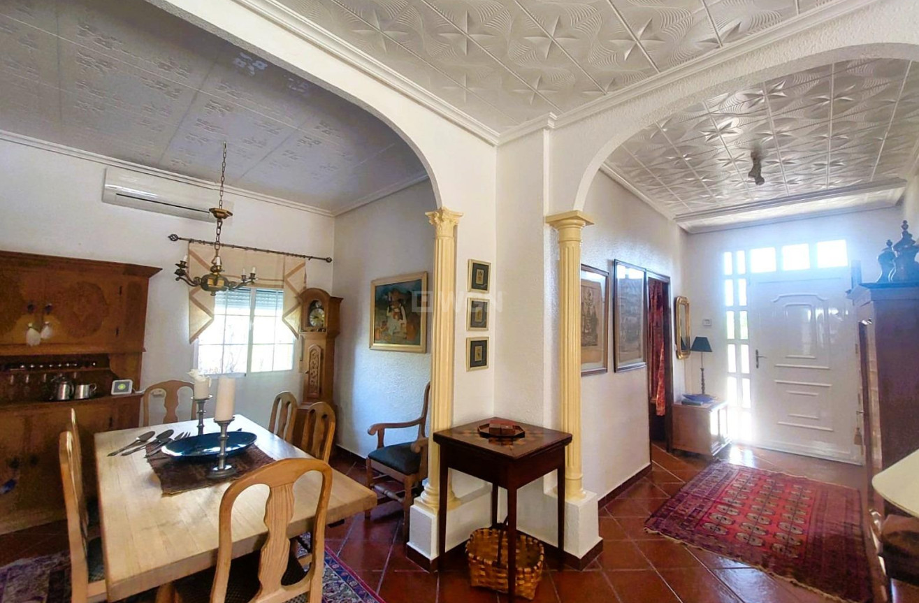 Odsprzedaż - Villa - La Marina - Costa Blanca