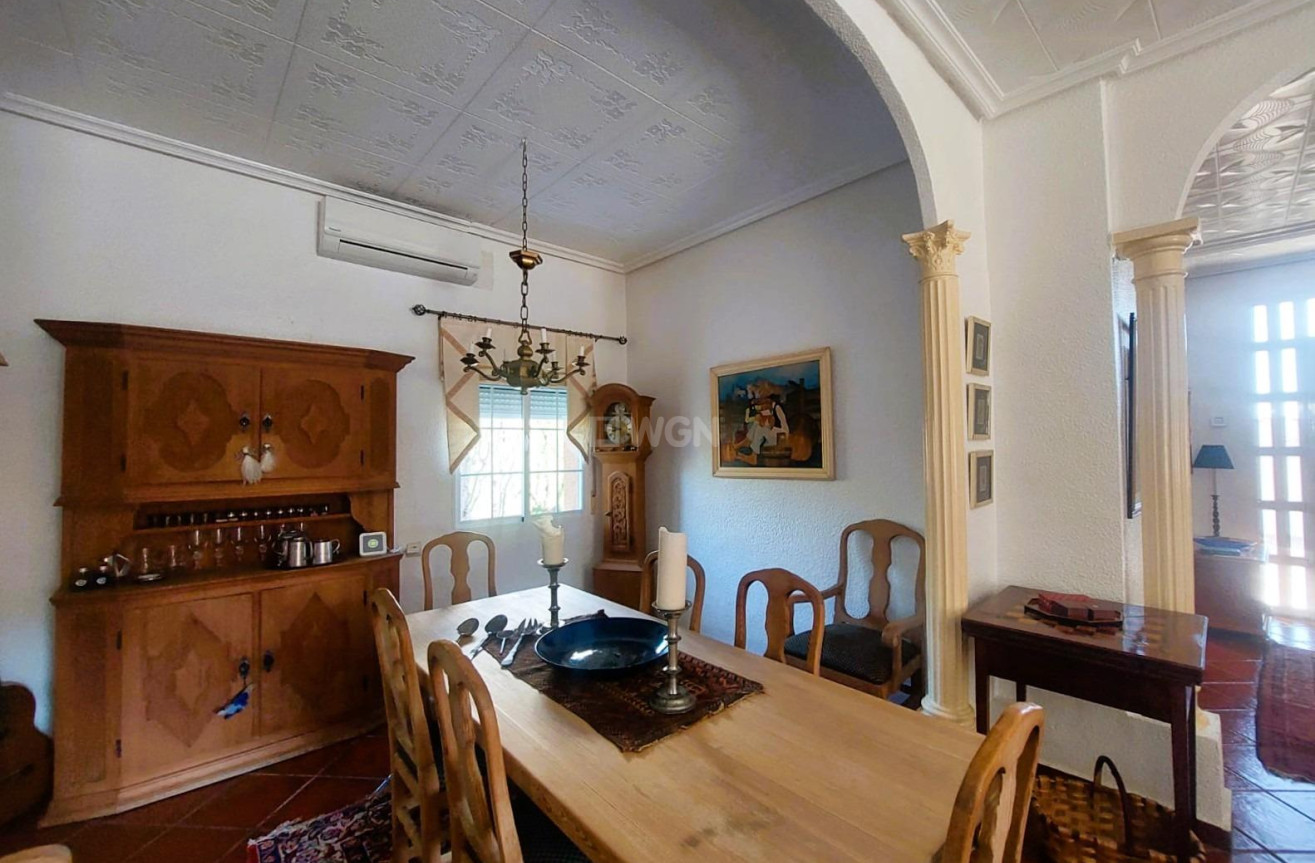 Odsprzedaż - Villa - La Marina - Costa Blanca