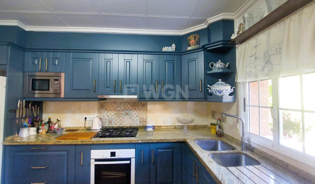 Odsprzedaż - Villa - La Marina - Costa Blanca