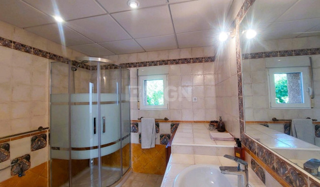 Odsprzedaż - Villa - La Marina - Costa Blanca