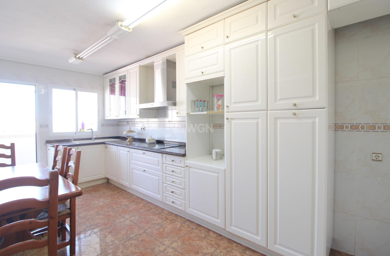 Resale - Apartment / flat - Torrevieja